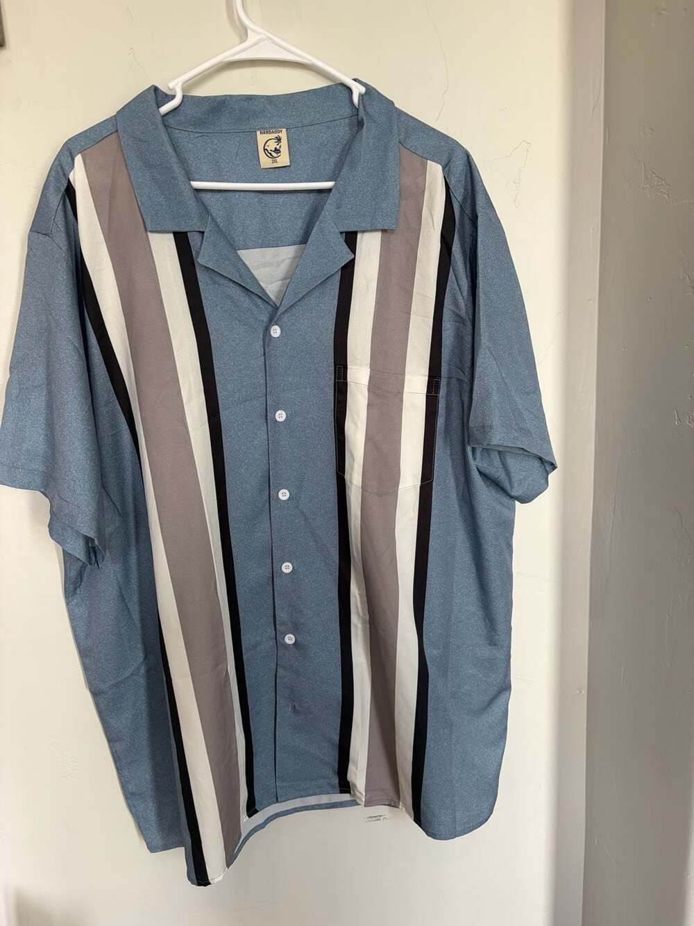 Hardaddy Men's Short Sleeve Button-Up Shirt with Striped Pattern